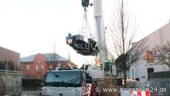 Der Kran ist da: Erfolgreicher erster Akt beim Kolbermoorer Brückenbau am Mangfallkanal