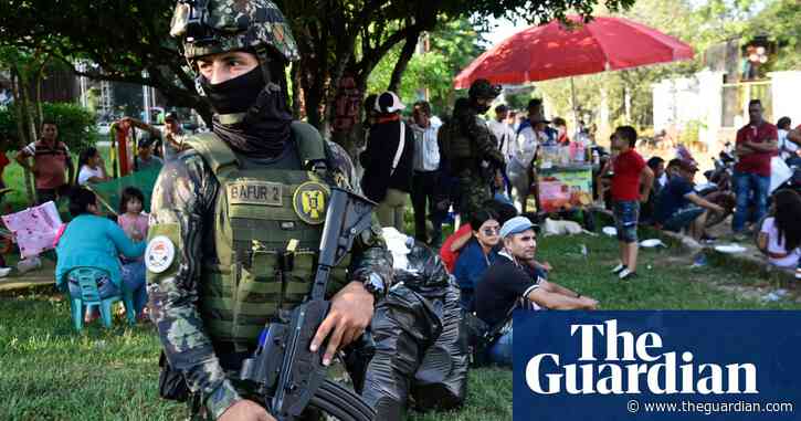 Colombia vows war against leftwing guerrillas amid more than 100 deaths