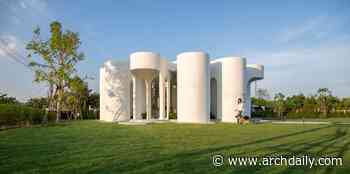 Curvy Dining / Unknown Surface Studio