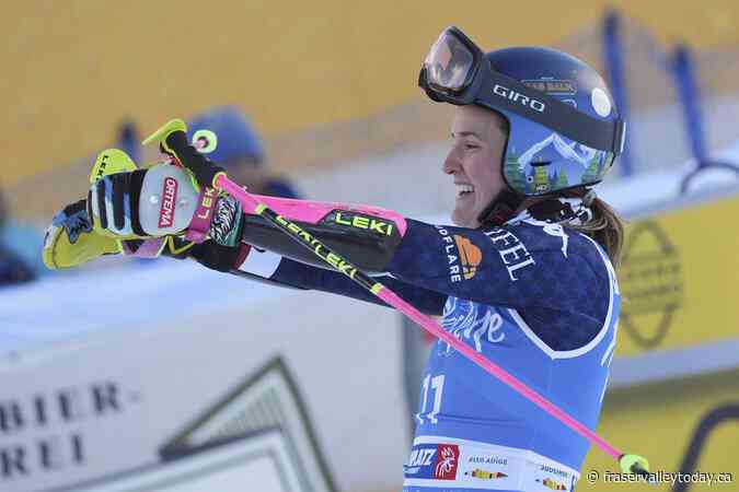 Robinson wins World Cup giant slalom after Brignone and Hector fail to finish
