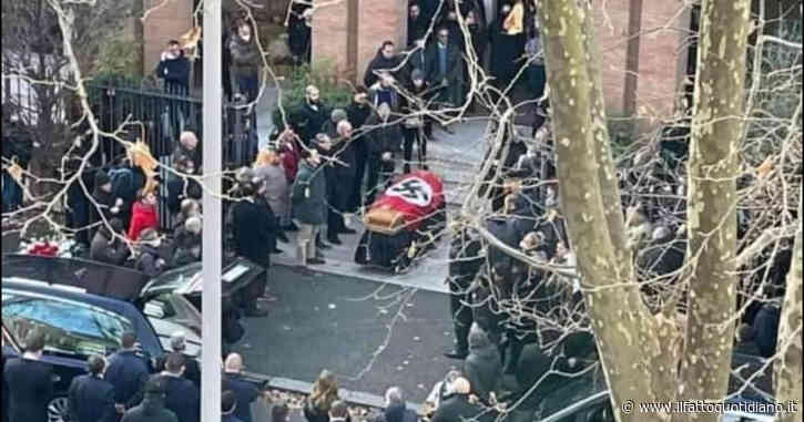 Funerale con bandiera nazista sulla bara e saluto romano, otto a processo per apologia del fascismo