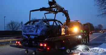 Unfall auf B76: Auto geht zwischen Kiel und Schwentinental in Flammen auf