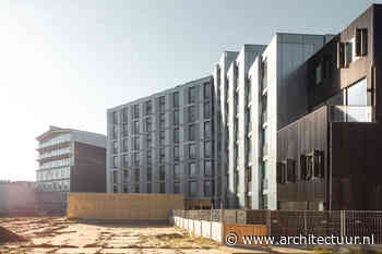 Abstract object C14: loods met stalen gevel