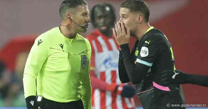 PSV’ers verbolgen na ‘schandalige’ rode kaart van ‘dictator’: ‘Dit heb ik zelfs in de KKD nog nooit meegemaakt’