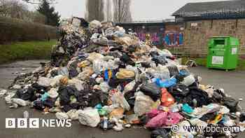 Bin lorry sheds waste after suspected vape fire