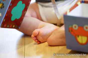 Proces van start rond papa (27) die pasgeboren tweeling zwaar toetakelde: “Ze hadden meerdere breuken”