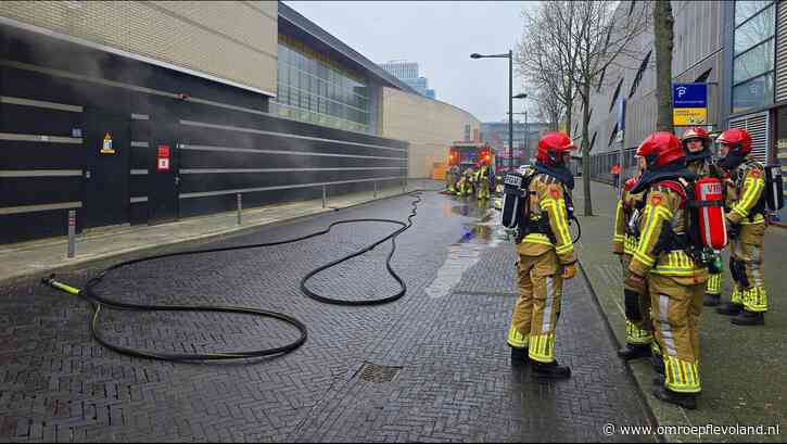 Almere - Stroomstoring in centrum Almere door brand in elektriciteitskast