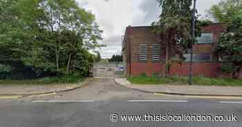 Hundreds oppose Aldi on former gas works site