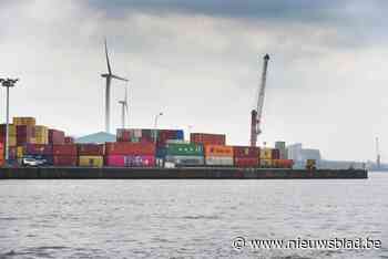 Knallen te horen tot in Evergem: leger oefent op schip in Gentse haven