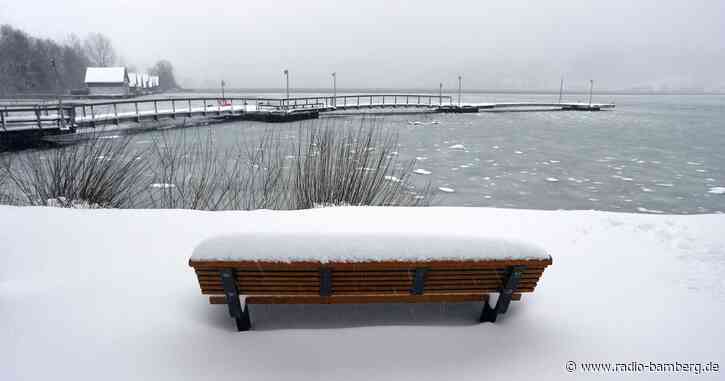 Großeinsatz am Alpsee: Helfer holen rund 60 Leute vom Eis