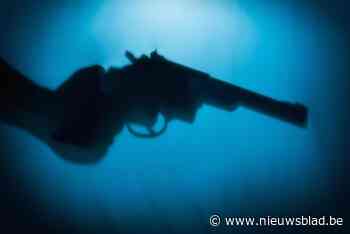 Veertiger uit Bree krijgt twee jaar cel omdat hij bejaarde ouders rake klappen geeft met revolver