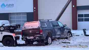 Truck hits hydro pole, knocks out power to 1,300 in south Winnipeg