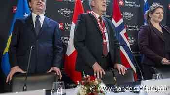 Schweiz unterzeichnet in Davos Freihandelsabkommen mit dem Kosovo