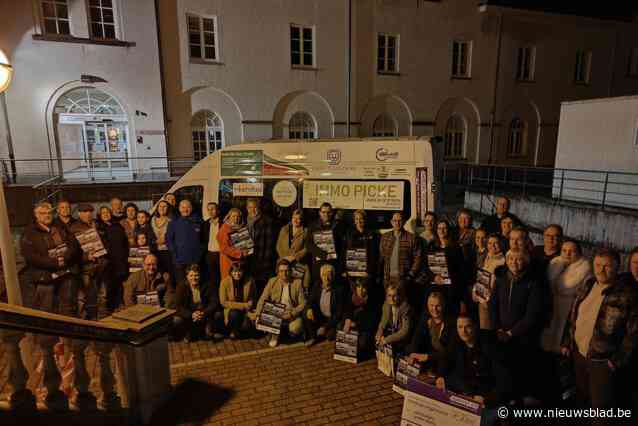 Sponsors bezorgen revalidatieziekenhuis Inkendaal een minibus