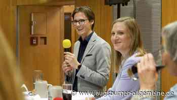 Politiker gehen bei Podiumsdiskussion mit gutem Beispiel voran