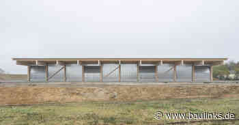 Rodeca: Polycarbonat-Fassade für lichtdurchflutetes Industriegebäude