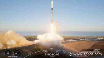 SpaceX launches 27 Starlink satellites from California (video, photos)