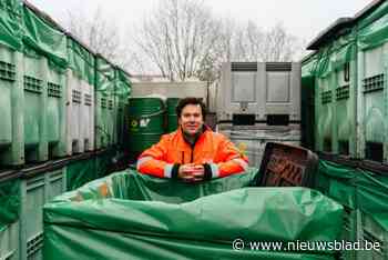 Frederik Meulewaeter (CD&V) helpt vuilnisophalers op eerste dag als voorzitter afvalintercommunale