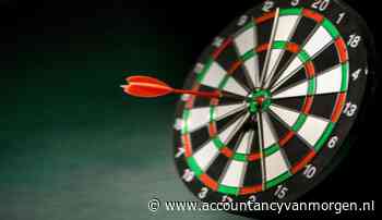 Dartende boekhouder mikt naast PDC-tour
