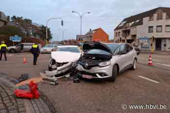 Twee auto’s botsen op drukke kruispunt in Overpelt: een gewonde