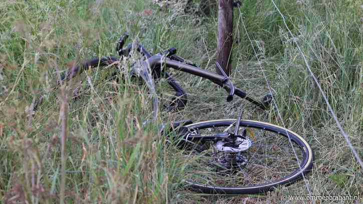 Fietser zwaargewond na botsing: doorrijder raakte in paniek