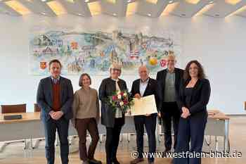 Annette Mühlenhoff feiert 25-jähriges Dienstjubiläum beim Kreis Paderborn