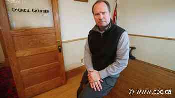 Border community reeve worries about another surge in illegal crossings after 6 men caught