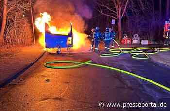 FW Celle: Wohnwagen in Vollbrand