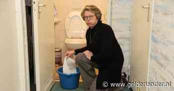 Jacqueline is jarenlange overlast van poep in haar flat spuugzat: ‘Het is wachten tot mijn wc overloopt’