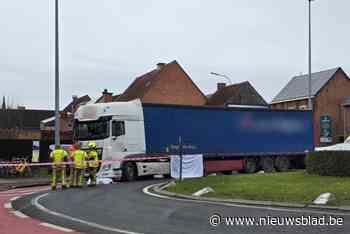 Jonge wielertoerist overleden na aanrijding door vrachtwagen: slachtoffer is 27-jarige agent