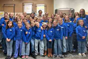 Kinderkoor krijgt Niels Destadsbader over de vloer