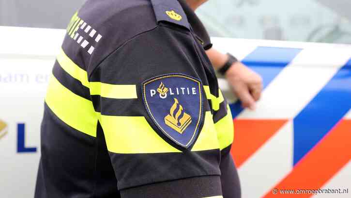 Automobilist botst op weg naar rijles op andere auto