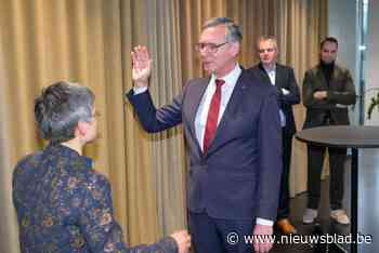 Burgemeester Ward Kennes legt voor vijfde keer eed af bij gouverneur: “Het blijft een speciaal moment”