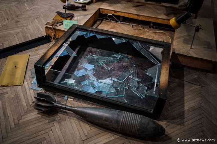 Russian Officials Responsible for Looting Southern Ukrainian Museums Identified By Journalists