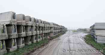 Twee jaar wachten om het treinver­keer stil te leggen en nog geen asfalt besteld voor A15