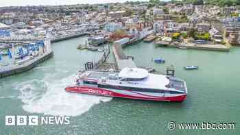 High winds halt ferries and disrupt rail travel