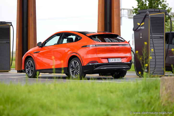 Diese 7 E-Autos unter 50.000 Euro kommen mit nur 15 Minuten laden sehr weit