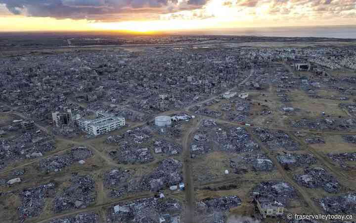 Hamas hands over 4 Israeli hostages to the Red Cross as part of ceasefire deal