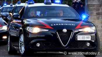 Inseguita dai carabinieri esce fuori strada e si schianta contro auto. Aveva 35 dosi di cocaina