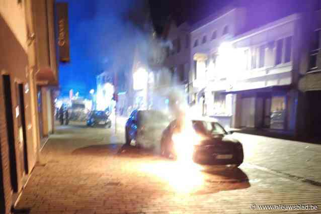Opnieuw autobrand in Torhout, politie en parket voeren onderzoek: “We gaan extra patrouilleren en er komen mobiele camera’s”