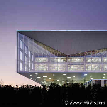 Liangxi Medical Equipment Industrial Park / UDG About Studio