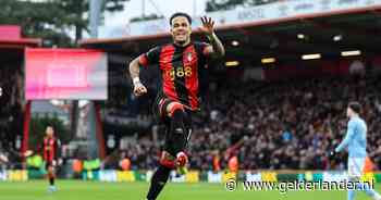 Justin Kluivert steelt opnieuw de show in Engeland met fraaie goal na solo vanaf eigen helft