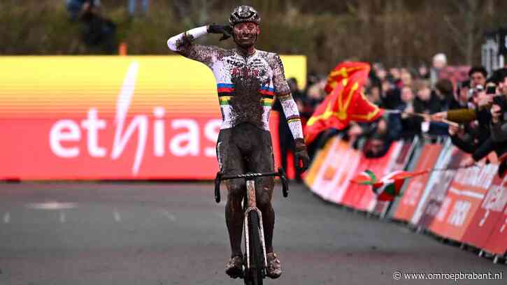Een gebroken rib houdt Van der Poel niet af van zege veldrit in Maasmechele