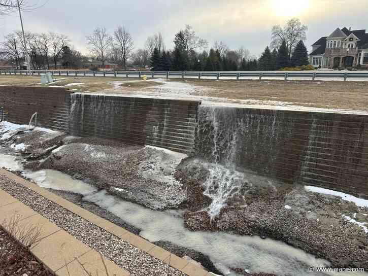 Water main break causes lane restrictions on West Jefferson Boulevard