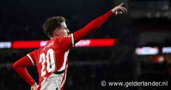 Uitblinker Guus Til ziet dat druk speelschema zijn tol eist bij PSV: ‘Mijn benen waren ook niet heel fris’