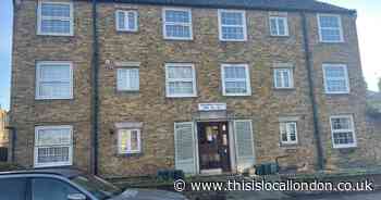 Two-bed Richmond flat with 'south-facing Juliet balcony' up for auction