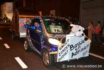 Gelegenheidsgroepen kleuren carnavalsstoet