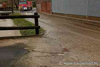 Straten opnieuw omgevormd tot modderpoel na aanhoudende regenval