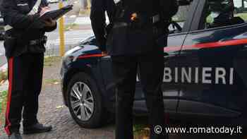 Il disoccupato a bordo dell'auto a noleggio con 80 involucri di cocaina