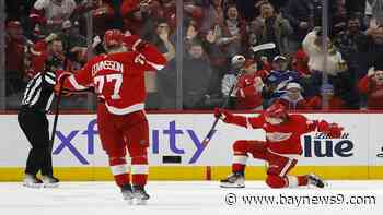 Talbot stops 28 shots as Red Wings beat Lightning, 2-0